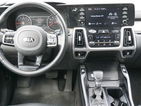 Used 2021 Kia Sorento EX FWD image 19
