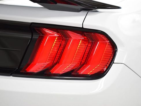 Used 2020 Ford Mustang Shelby GT500 w/ Technology Package RWD image 21