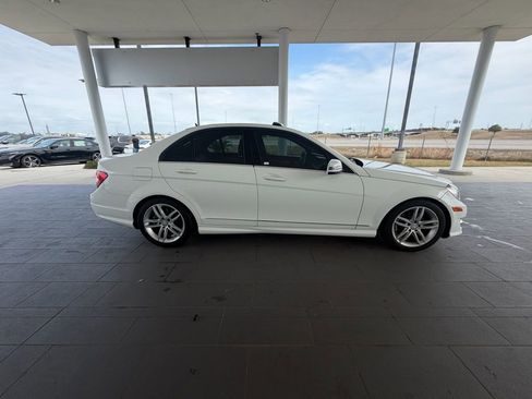 Used 2014 Mercedes-Benz C 250 Sedan image 4
