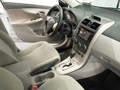 Used 2013 Toyota Corolla LE FWD image 46