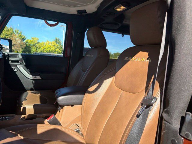 Used 2014 Jeep Wrangler Sahara w/ Connectivity Group AWD/4WD image 13