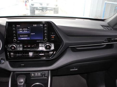 Used 2022 Toyota Highlander XSE AWD/4WD image 26
