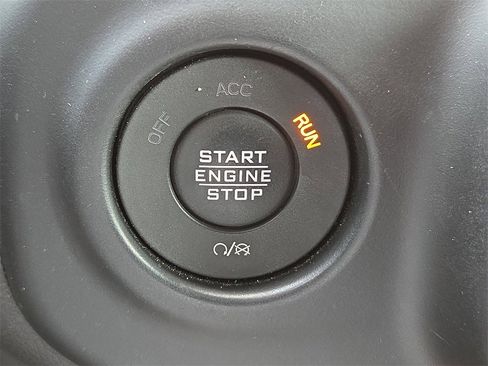 Used 2023 Jeep Wrangler Sahara w/ Cold Weather Group image 31