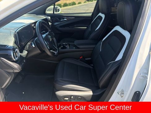 Used 2024 Chevrolet Blazer EV LT AWD/4WD image 9