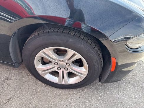 Used 2022 Dodge Charger SXT w/ Leather Interior Group image 5