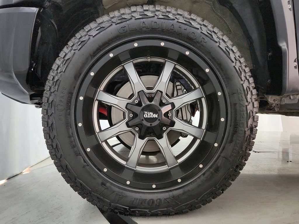 Used 2018 Toyota Tundra SR5 AWD/4WD image 32