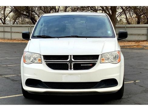 Used 2016 Dodge Grand Caravan SE w/ Quick Order Package 29E SE image 3