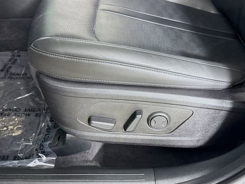 Used 2024 Kia Sorento S image 19