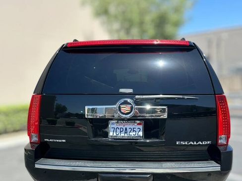 Used 2014 Cadillac Escalade ESV Platinum RWD image 6