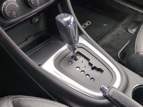 Used 2013 Chrysler 200 Limited image 33