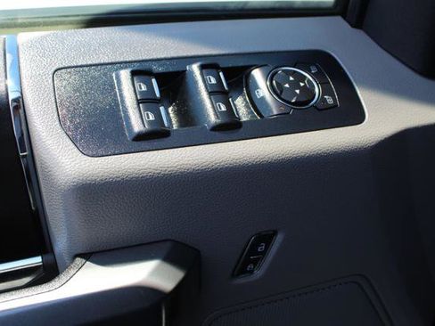 Used 2017 Ford F150 XLT w/ Trailer Tow Package image 13