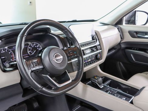 Used 2023 Nissan Pathfinder SL FWD image 22