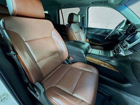 Used 2019 Chevrolet Tahoe Premier w/ Premier Plus Edition AWD/4WD image 23