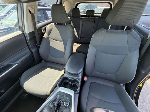Used 2025 Toyota RAV4 LE image 33