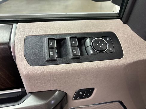 Used 2019 Ford F150 Limited w/ Trailer Tow Package image 23