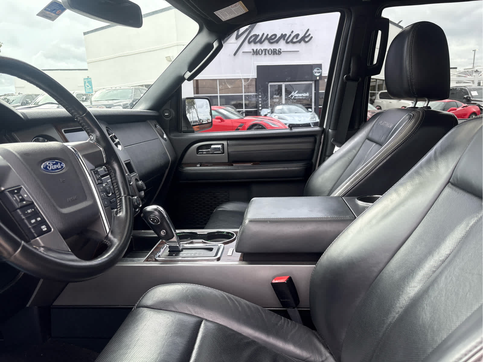 Used 2017 Ford Expedition Platinum AWD/4WD image 9