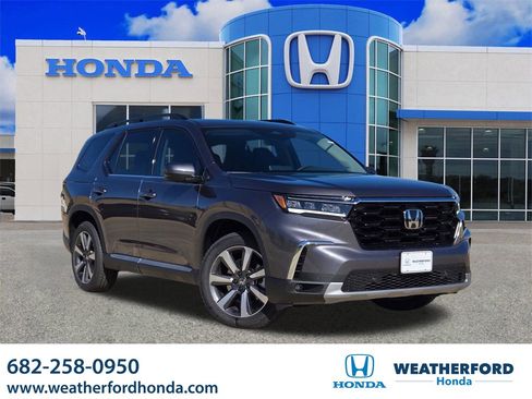 New 2025 Honda Pilot Touring image 1
