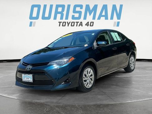 Used 2018 Toyota Corolla LE FWD image 3