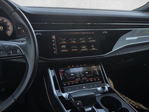 Used 2019 Audi Q8 Premium Plus w/ Premium Plus image 25