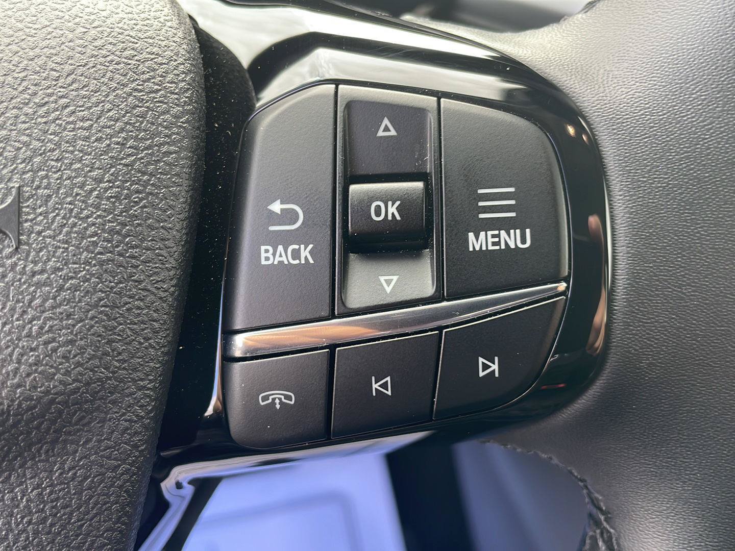 Used 2026 Ford Escape SE w/ PHEV Premium Package FWD image 17