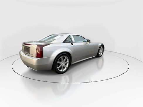 Used 2004 Cadillac XLR RWD image 8