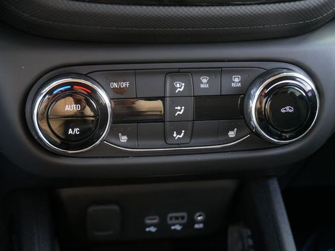 Used 2021 Chevrolet TrailBlazer LT w/ Convenience Package image 23