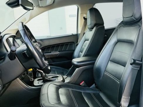 Used 2022 GMC Canyon Denali image 11