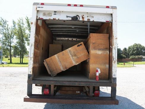 Used 2004 Ford E-350 and Econoline 350 Super Duty image 18