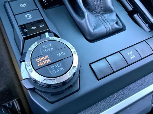 Used 2024 Toyota Tacoma TRD Off-Road image 32