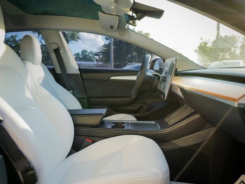 Used 2022 Tesla Model 3 Long Range image 8