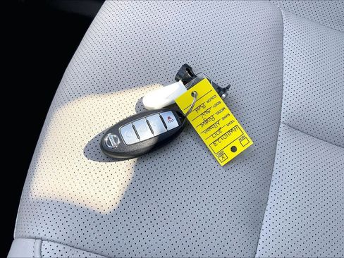 Used 2017 Nissan Rogue Sport SL w/ SL Premium Package image 15