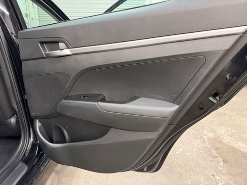 Used 2019 Hyundai Elantra SE w/ Cargo Package image 31