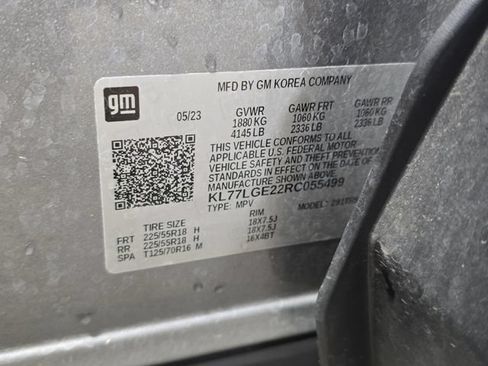 Used 2024 Chevrolet Trax RS w/ Sunroof Package FWD image 36