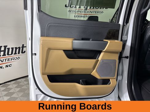 Used 2024 Ford F250 Lariat w/ Chrome Package image 20