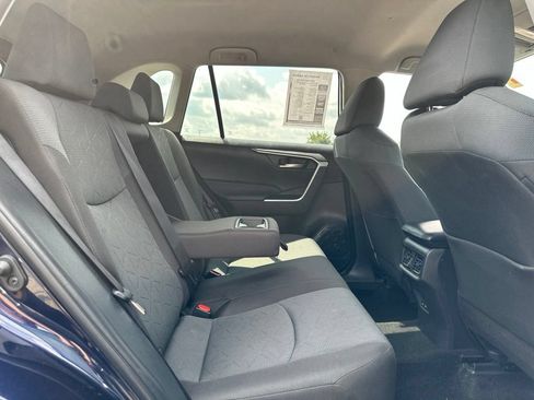 Used 2025 Toyota RAV4 XLE AWD/4WD image 27