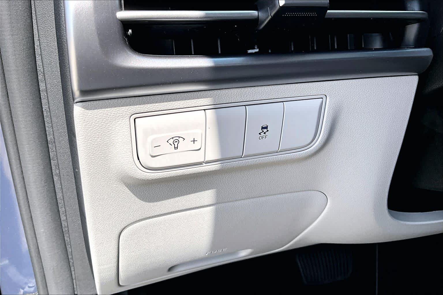 Used 2025 Hyundai Tucson SE FWD image 34