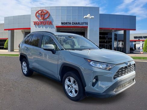 Used 2021 Toyota RAV4 XLE image 3