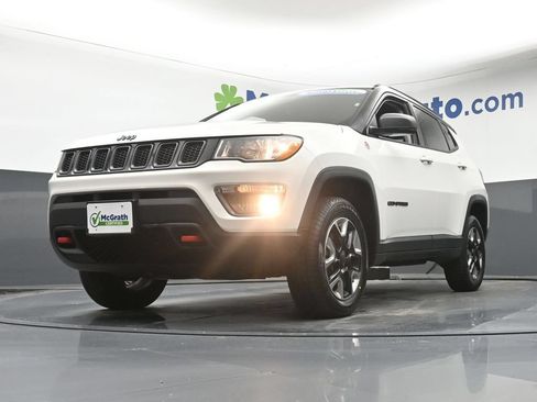 Used 2018 Jeep Compass Trailhawk w/ Leather Interior Group AWD/4WD image 7