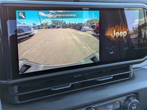 New 2025 Jeep Gladiator Sport image 19