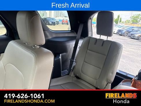 Used 2018 Ford Explorer XLT w/ Equipment Group 202A FWD image 30