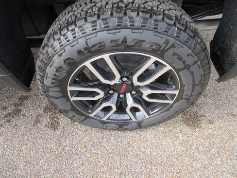 New 2026 GMC Sierra 1500 AT4 w/ AT4 Premium Package image 16