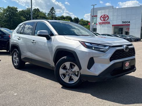 Used 2025 Toyota RAV4 XLE AWD/4WD image 1