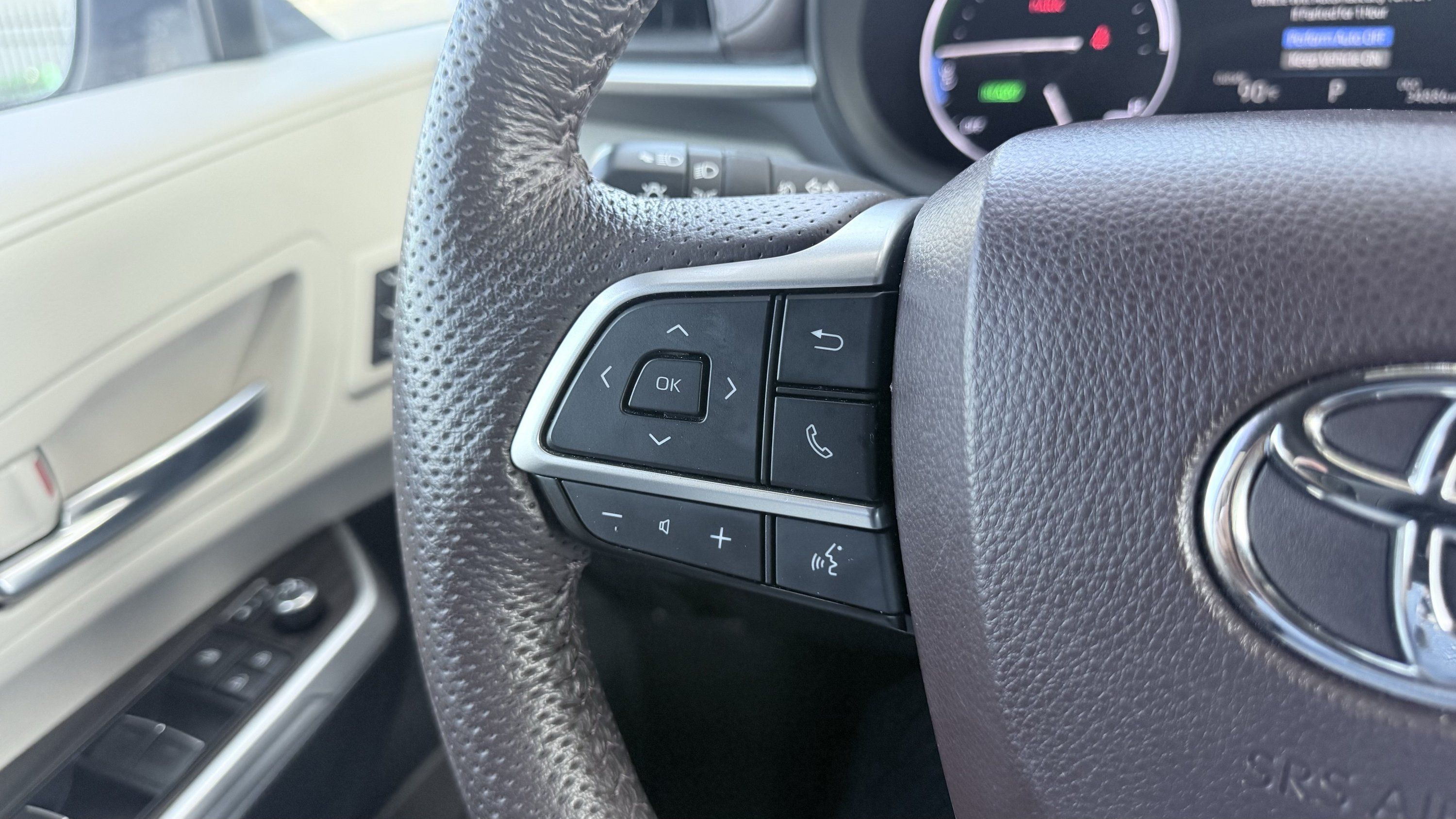 Used 2022 Toyota Sienna Platinum FWD image 64