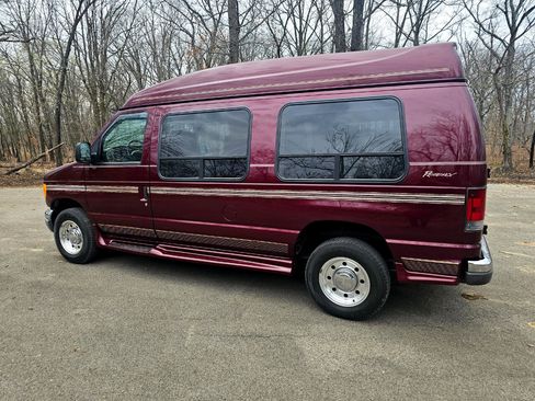 Used 2004 Ford E-250 and Econoline 250 image 9