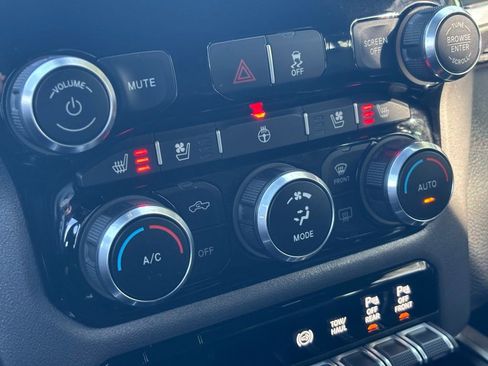 Used 2020 RAM 2500 Laramie image 27