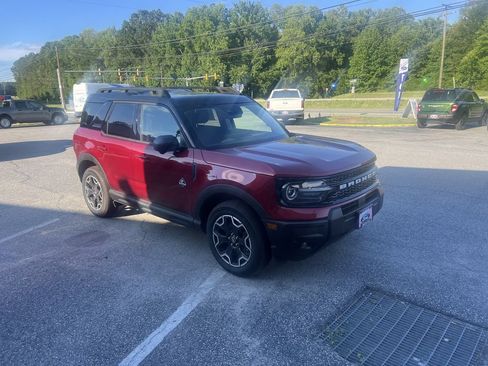 Used 2025 Ford Bronco Sport Outer Banks w/ Outer Banks Tech Package+ AWD/4WD image 3
