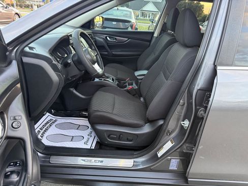 Used 2018 Nissan Rogue SV FWD image 8
