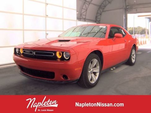 Used 2023 Dodge Challenger SXT RWD image 1