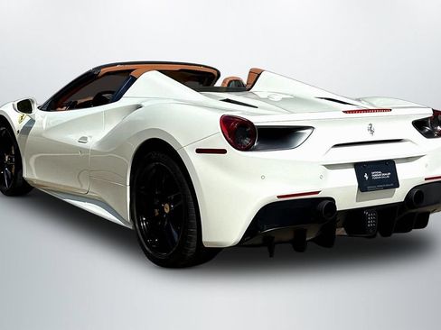 Used 2018 Ferrari 488 Spider RWD image 5