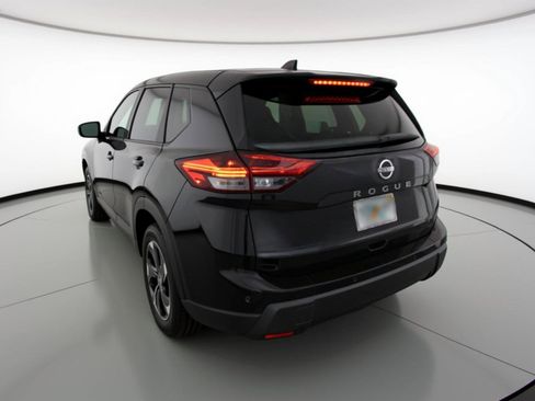 Used 2025 Nissan Rogue SV FWD image 6